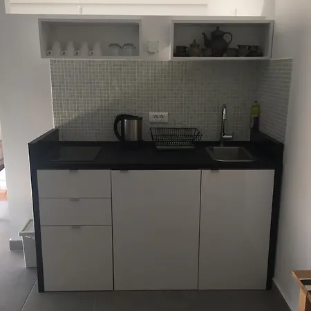 Issa Apartment Split